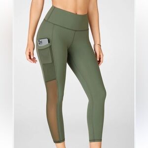 Fabletics On-The-Go PowerHold High-Waisted Capri Leggings Size S
